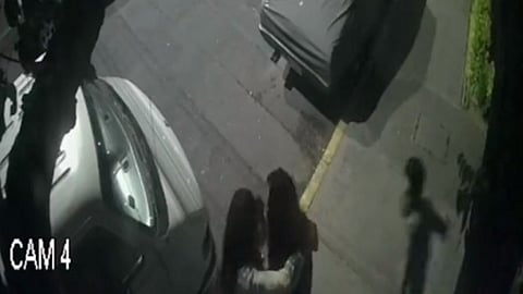 Sujeto agrede a pareja de mujeres; lanza un ladrillo y puñetazos