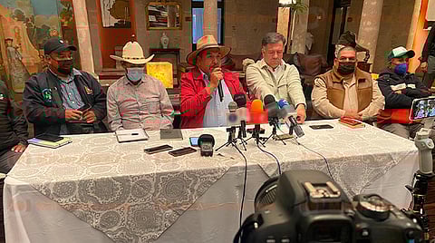 Mariposa Monarca no está en peligro, pero sí su ruta migratoria: ejidatarios