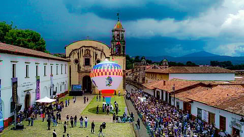 Agrupamiento Turístico localiza a menor extraviada en el Festival de Cantoya en Pátzcuaro
