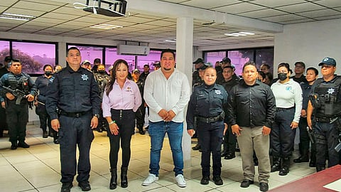 Lázaro Cárdenas: Itzé Camacho, entrega estímulos FORTAPAZ a Policías Municipales