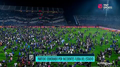 La policía lanzó gas lacrimógeno y balas de goma