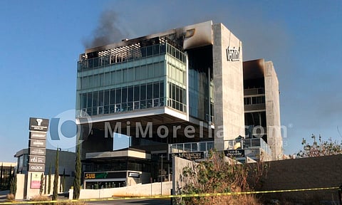 Así quedó el interior de Mint y Vertical, bares incendiados en Morelia