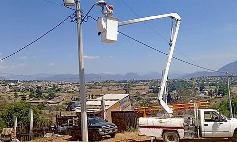 Logran red eléctrica en colonia popular del municipio de Hidalgo