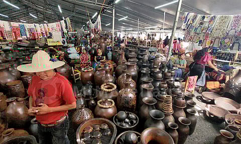 Saldo blanco, en inicio del tianguis artesanal de Uruapan: Segob