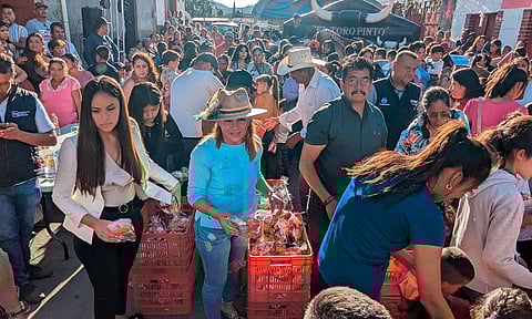 La diputada agradeció a las familias su asistencia y les reiteró su apoyo para mejorar en conjunto las condiciones del municipio