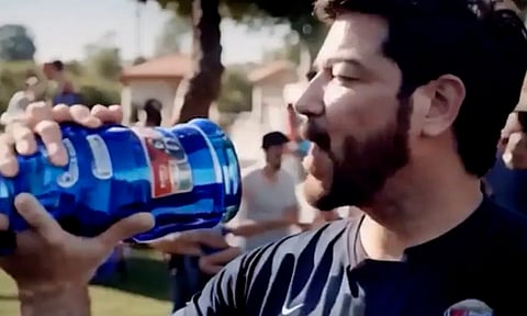 Inteligencia artificial crea terrorífico  comercial de cerveza [VIDEO]