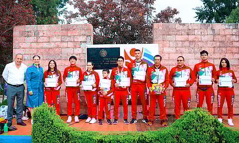 Reconocen a delegación moreliana de Karate por sus medallas en Escocia