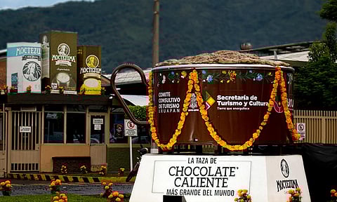 Taza de Chocolate más Grande del Mundo está en Uruapan, Michoacán [Ubi]