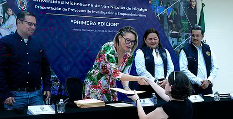 UMSNH brinda apoyo histórico a estudiantes para proyectos de investigación y emprendedurismo
