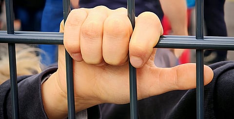 Adolescente de 15 años violó a su prima, le dan más de 1 año de libertad asistida