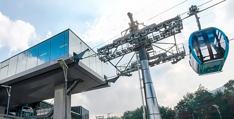 Nulo el riesgo de accidentes aéreos por el teleférico de Uruapan: experto 