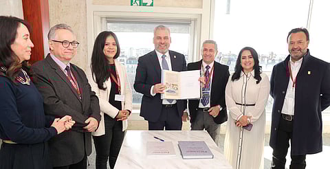 Bedolla presenta en Unesco expediente para que Pátzcuaro sea Patrimonio Mundial