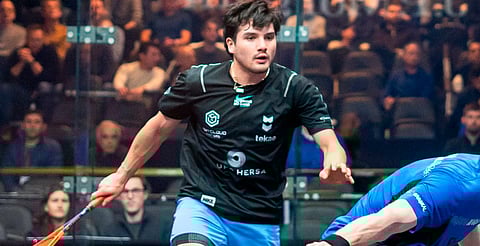 Joven mexicano logra posición histórica en ranking mundial de squash