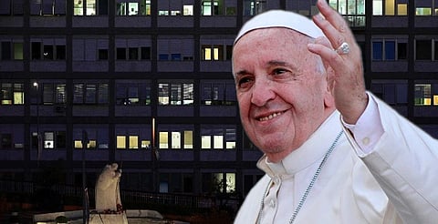 Leve mejoría del Papa Francisco, continúa en el hospital pero estable