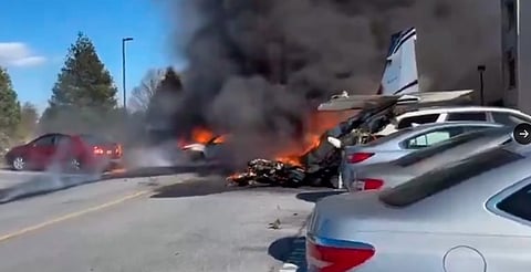 Sobreviven pasajeros tras desplome de avioneta en Estados Unidos [Video]