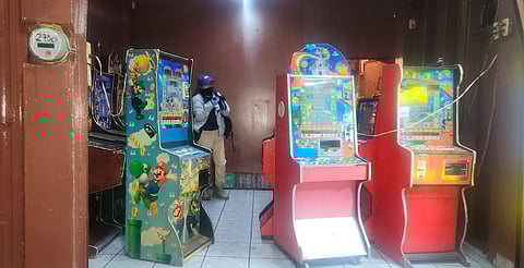 Aseguran 109 máquinas tragamonedas en Uruapan, Michoacán, tras operativo