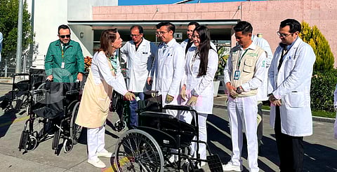 Entrega IMSS sillas de ruedas para albergue del Hospital Regional en Charo