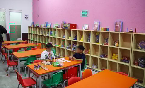 Entrega Sedebi insumos para ludoteca del mercado de Pátzcuaro