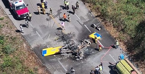 Se quema avioneta tras aterrizaje forzoso, en Yucatán 