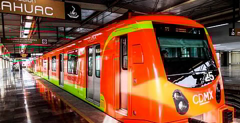 Tren del amor: se besan conductores del Metro en pleno servicio [VIDEO]