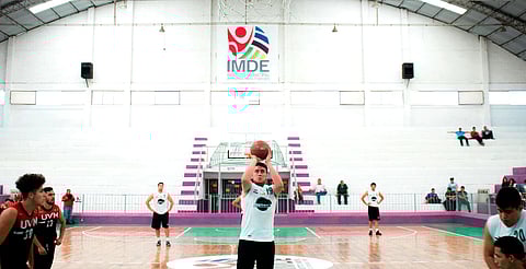 Se requiere mejora la techumbre, la duela, pintura e instalación eléctrica