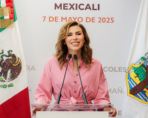 Revocan visas a gobernadora de Baja California y su esposo