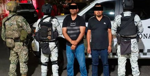 Durante el operativo se aseguraron drogas y armamento

