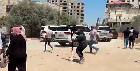 Soldados israelíes disparan cerca de diplomáticos mexicanos; SRE exige respeto