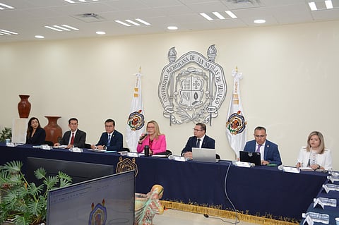 Administración de Yarabí Ávila iniciará proceso para que plazas interinas de docentes sean definitivas