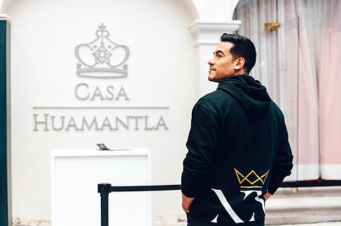 Acusan a Carlos Rivera de negarse a cantar en boda de dos mujeres; lo señalan por discriminación