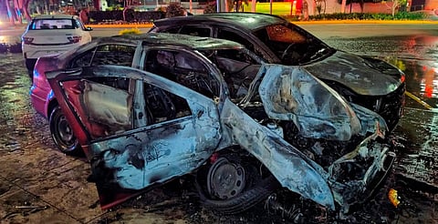 Morelia: se impacta contra agencia en Camelinas y provoca incendio de autos nuevos [Video]