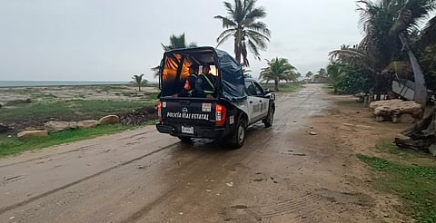 Huracán "Erick" toca tierra en Oaxaca como categoría 3