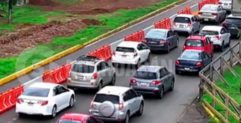 ¡Precaución! Obras reducen carriles rumbo a salida a Charo en Periférico de Morelia