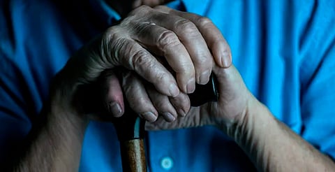 Protege a tus abuelitos: así pueden evitar que sean víctimas de sumisión química 