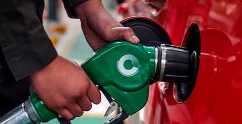 Baja precio de gasolina regular en México: $23.55 promedio nacional