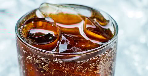 Sustituir bebidas azucaradas por agua o infusiones naturales reduce el riesgo