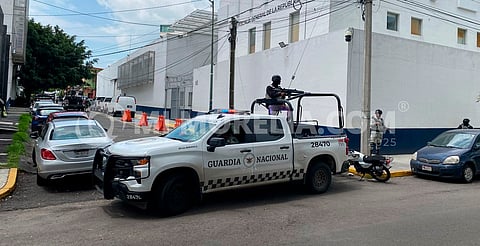 Detención de líder criminal desata bloqueos y violencia en Tierra Caliente