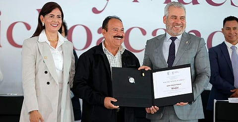 Reconoce Bedolla compromiso y vocación educativa de docentes michoacanos