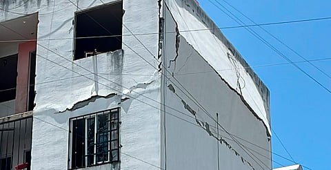 Evalúan demoler edificio tras explosión en Villas del Pedregal, Morelia