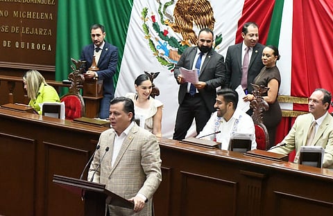 Propone Memo Valencia que no se exijan actas de nacimiento recientes a la ciudadanía