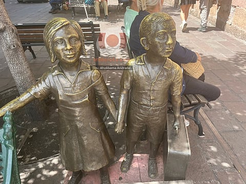 Maletín de la escultura de Niños Españoles fue repuesto con medidas de refuerzo