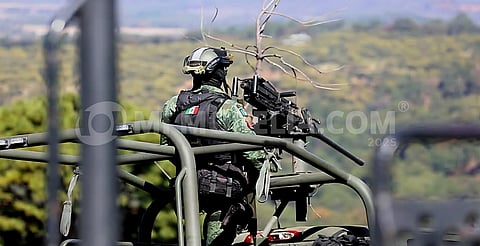 Abaten a dos armados en brecha de Aguililla; tenían equipo táctico