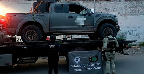 Aseguran arsenal con barret, ametralladoras y granadas en Aguililla, Michoacán