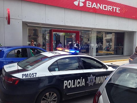 Vigente, acompañamiento de Policía de Morelia a ciudadanos para realizar transacciones