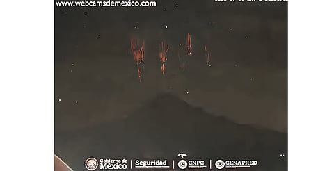 Captan 4 Red Sprites en el Volcán de Fuego de Colima