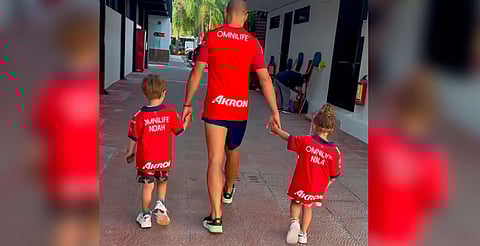 Se cuestiona su rol como padre más allá de lo económico