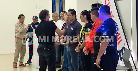 Entregan constancias a entrenadores por curso de primeros auxilios en el deporte