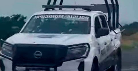 Atacan a policías de Buenavista, ahora en Santa Ana Amatlán; un civil resultó herido por bala perdida