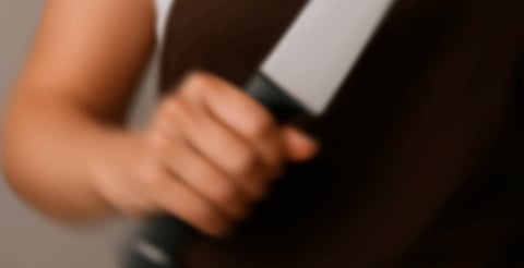Michoacán: tras discutir, mujer apuñala a su pareja y huye