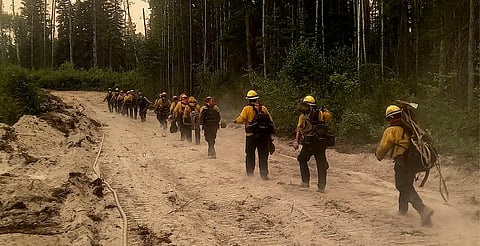Más de 13 km recorridos y maniobras aéreas: así apoyan brigadistas mexicanos en Canadá